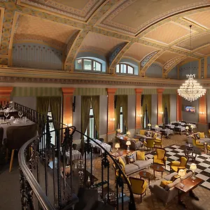 Otel Mystery, Budapeşte